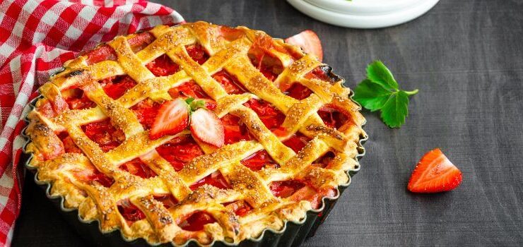 Amish Strawberry Rhubarb Pie Recipe